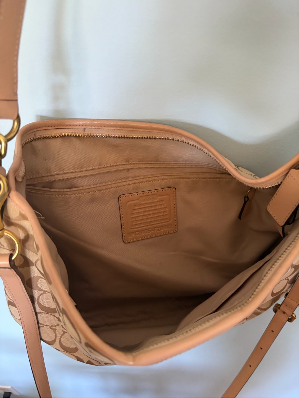 Coach Tan Signature Canvas Shoulder Bag with Green Center Stripe - Picture 2 of 3